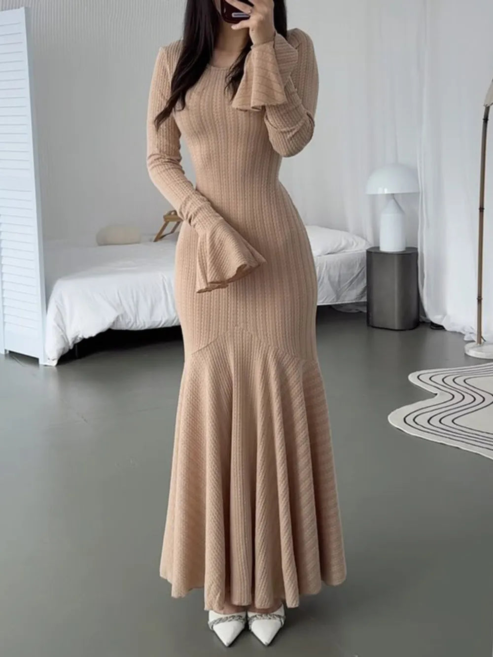 Élise | Valentia Vestido Maxi De Punto Con Falda Acampanada – Elegancia Karol Firenze