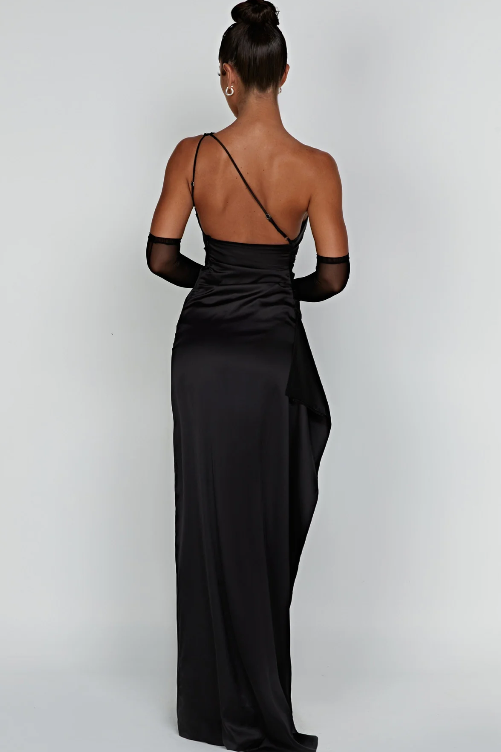 Loralei | Vestido Satinado Con Escote Asimétrico Karol Firenze