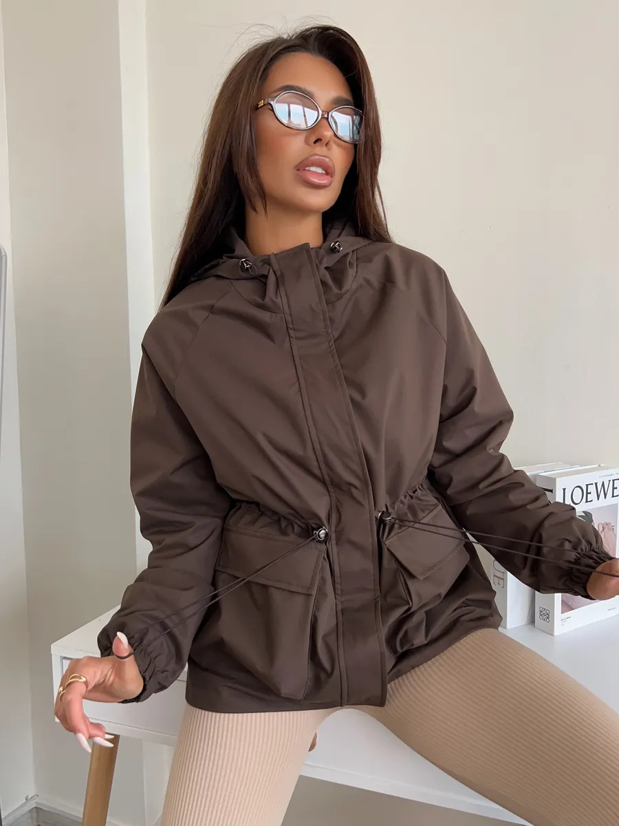 SOFÍA  | chaqueta impermeable con capucha ajustable Karol Firenze