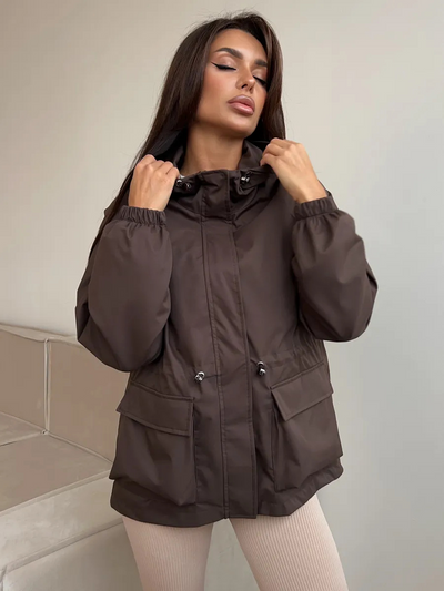 SOFÍA  | chaqueta impermeable con capucha ajustable Karol Firenze