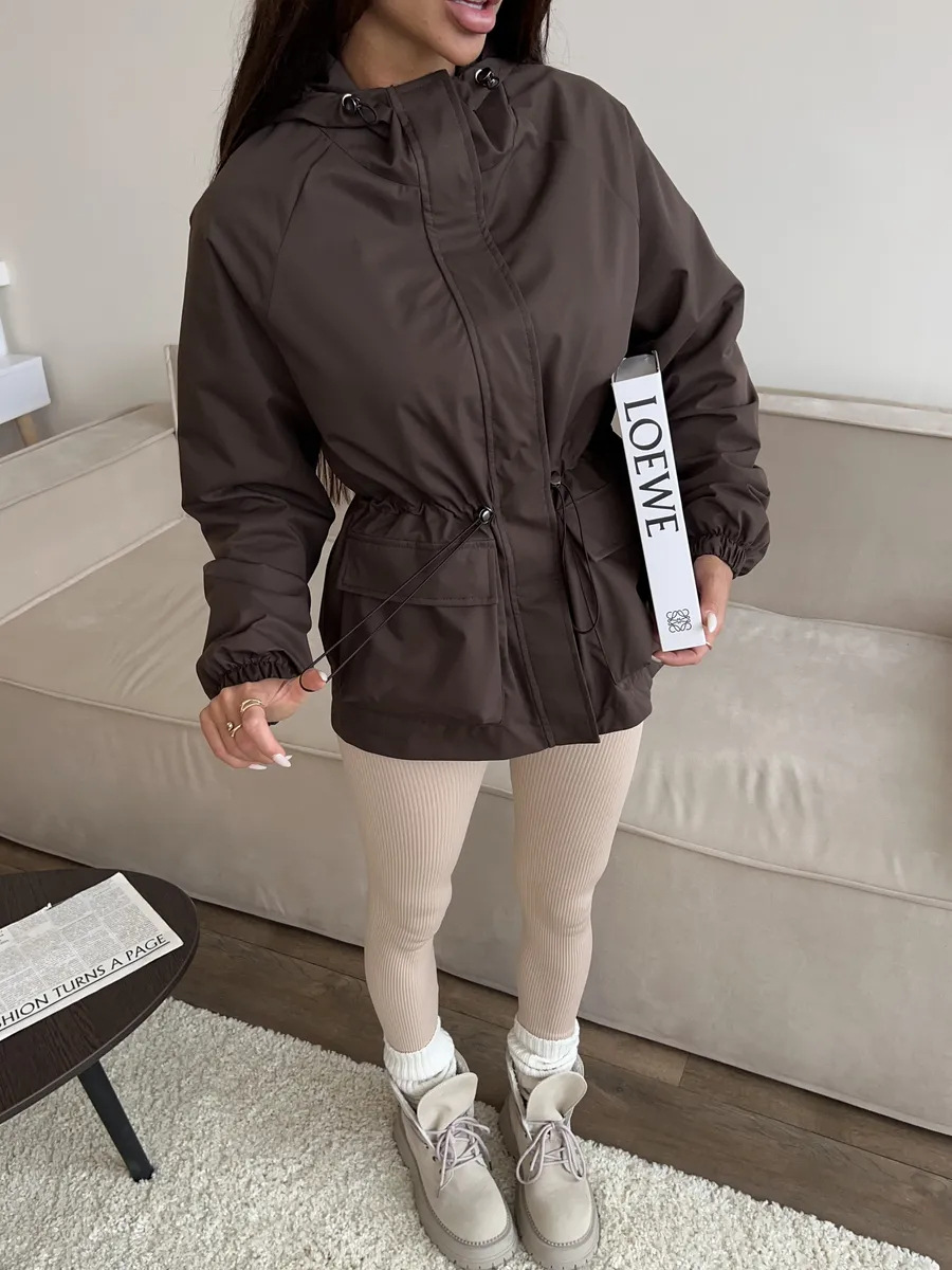 SOFÍA  | chaqueta impermeable con capucha ajustable Karol Firenze