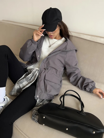 SOFÍA  | chaqueta impermeable con capucha ajustable Karol Firenze