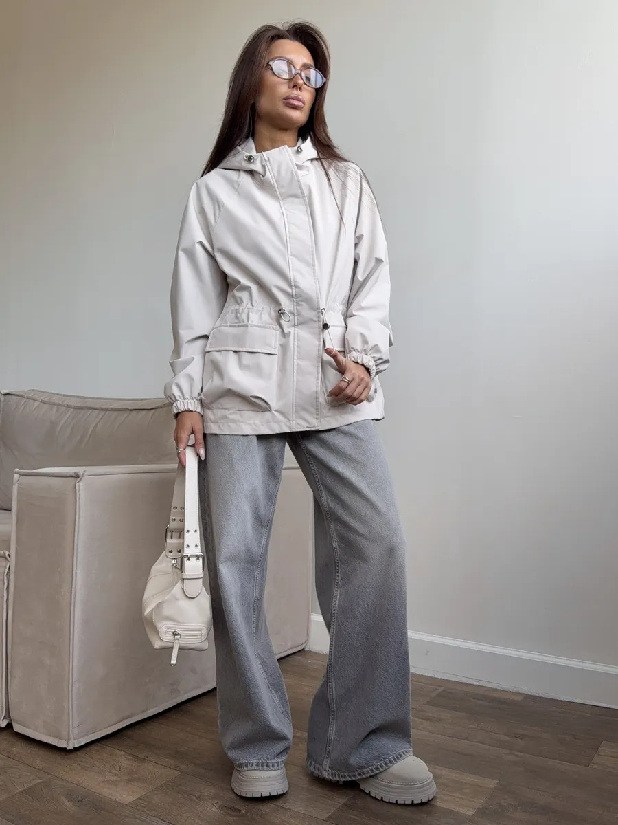 SOFÍA  | chaqueta impermeable con capucha ajustable Karol Firenze