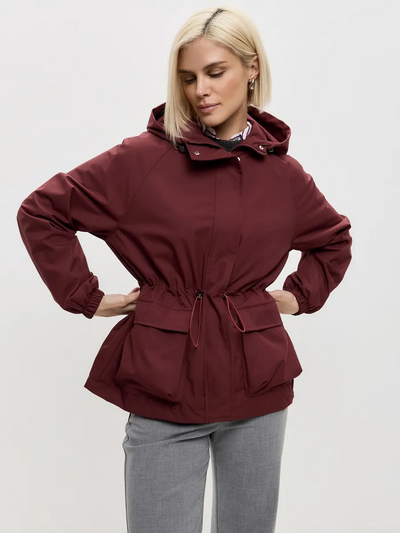 SOFÍA  | chaqueta impermeable con capucha ajustable Karol Firenze