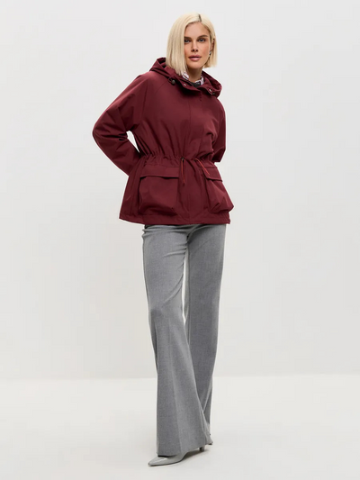 SOFÍA  | chaqueta impermeable con capucha ajustable Karol Firenze