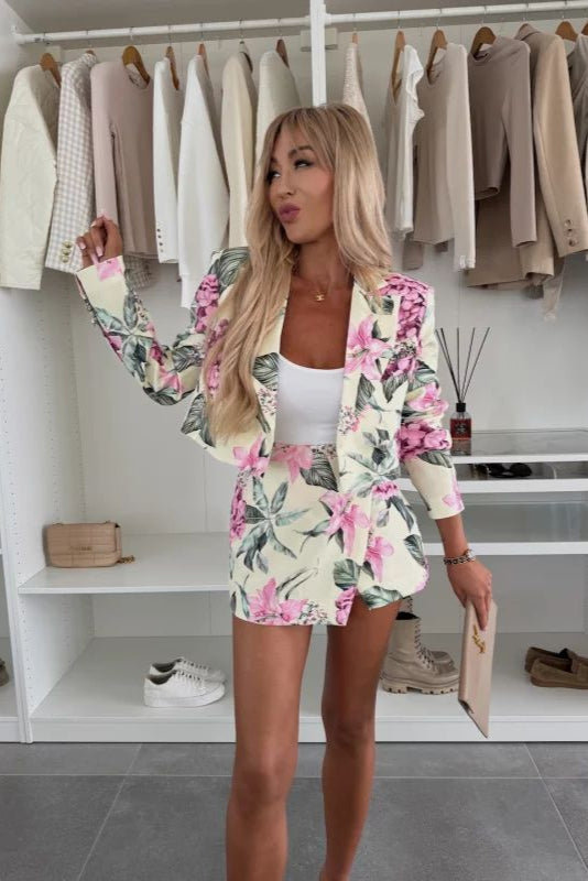 Camila | Conjunto De Blazer Floral Y Falda Mini