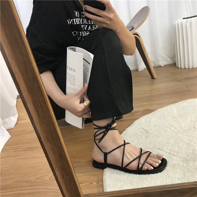 Irene | Sandalias Planas De Punta Cuadrada Con Cordones