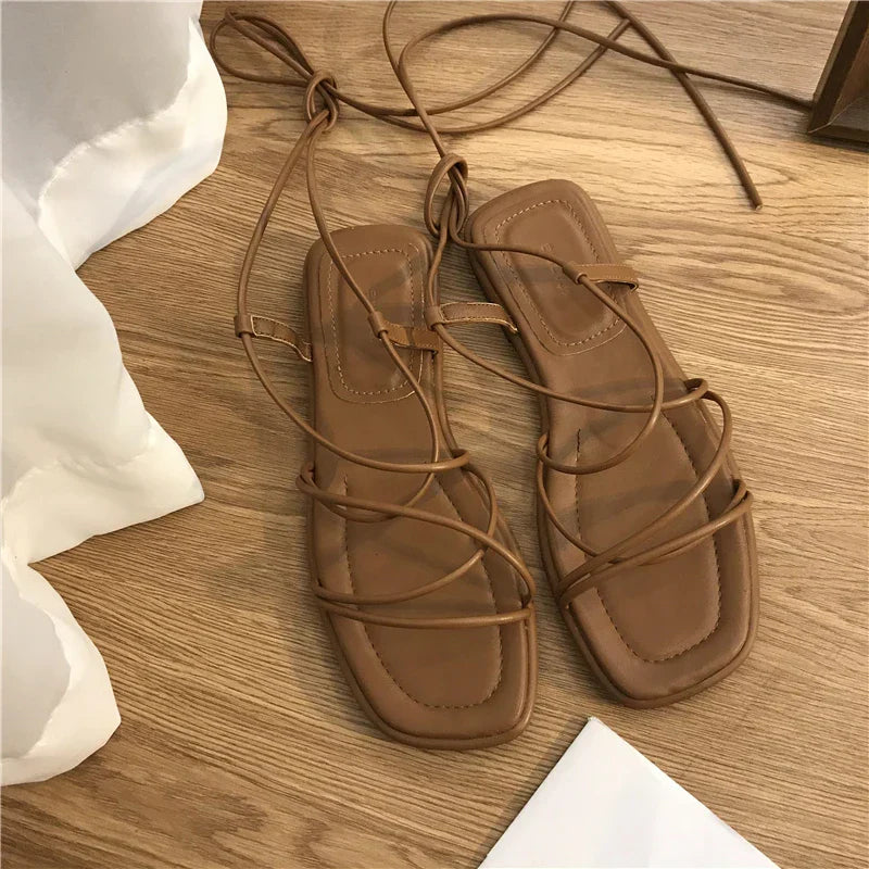 Irene | Sandalias Planas De Punta Cuadrada Con Cordones