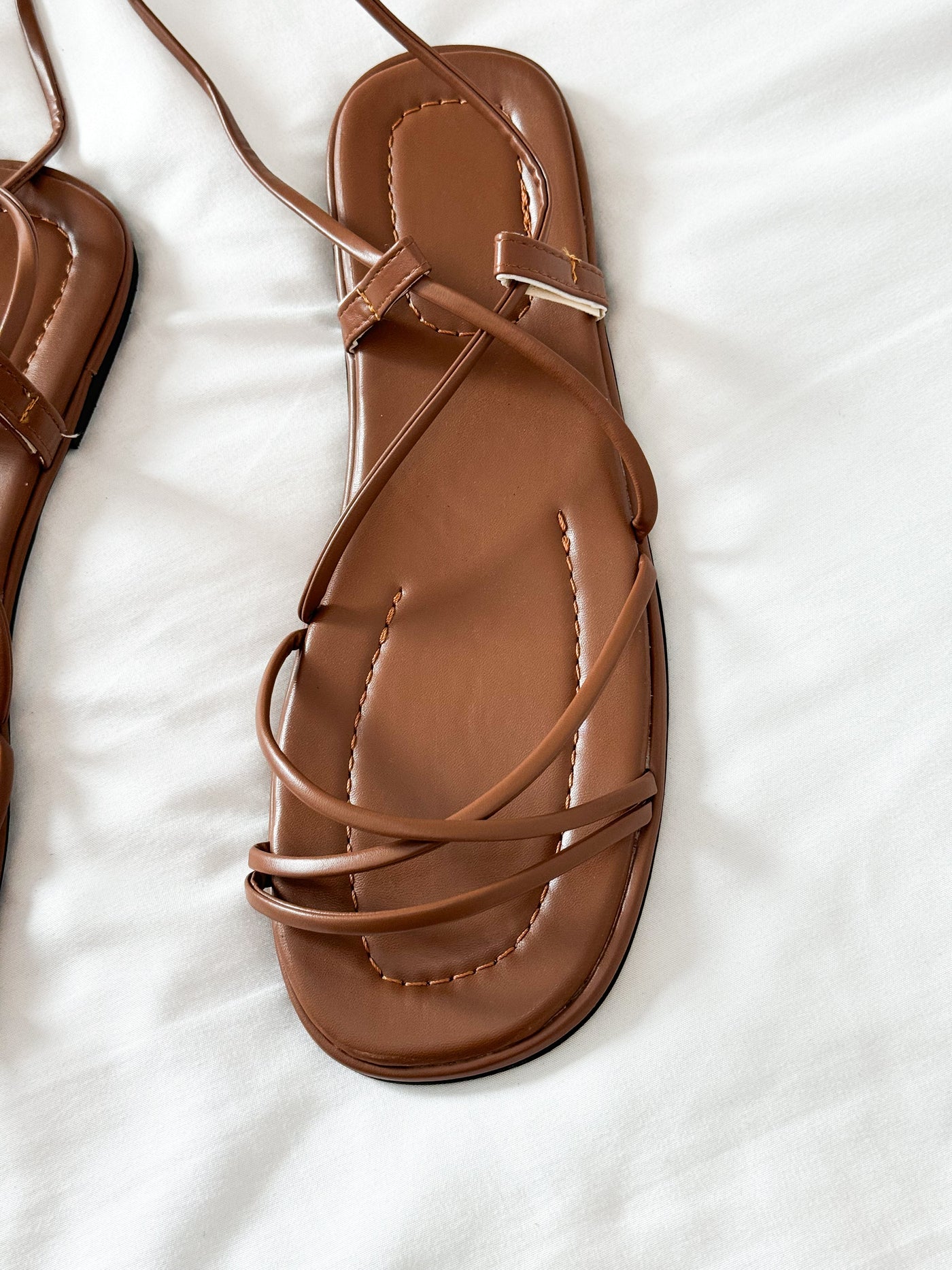 Irene | Sandalias Planas De Punta Cuadrada Con Cordones