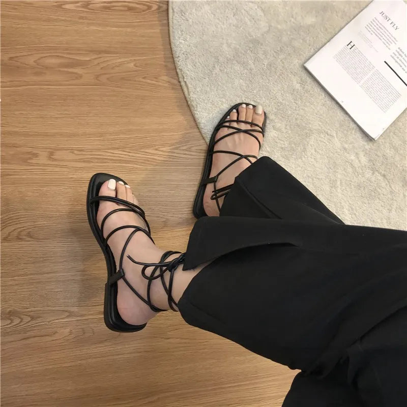 Irene | Sandalias Planas De Punta Cuadrada Con Cordones