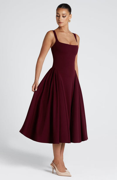 Marivelle | Vestido Midi De Cereza Con Paneles Plisados Karol Firenze