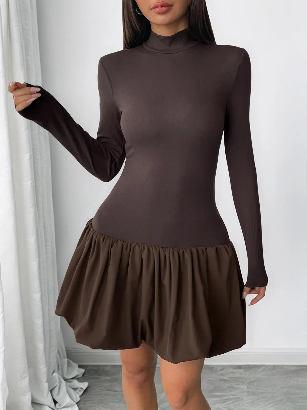 Luciana | Selina Vestido Mini Negro Con Cuello Alto Y Falda Acampanada Karol Firenze