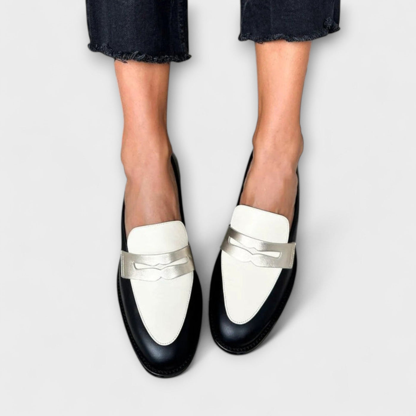 Xara | Mocasines Negros Con Brillo Metálico