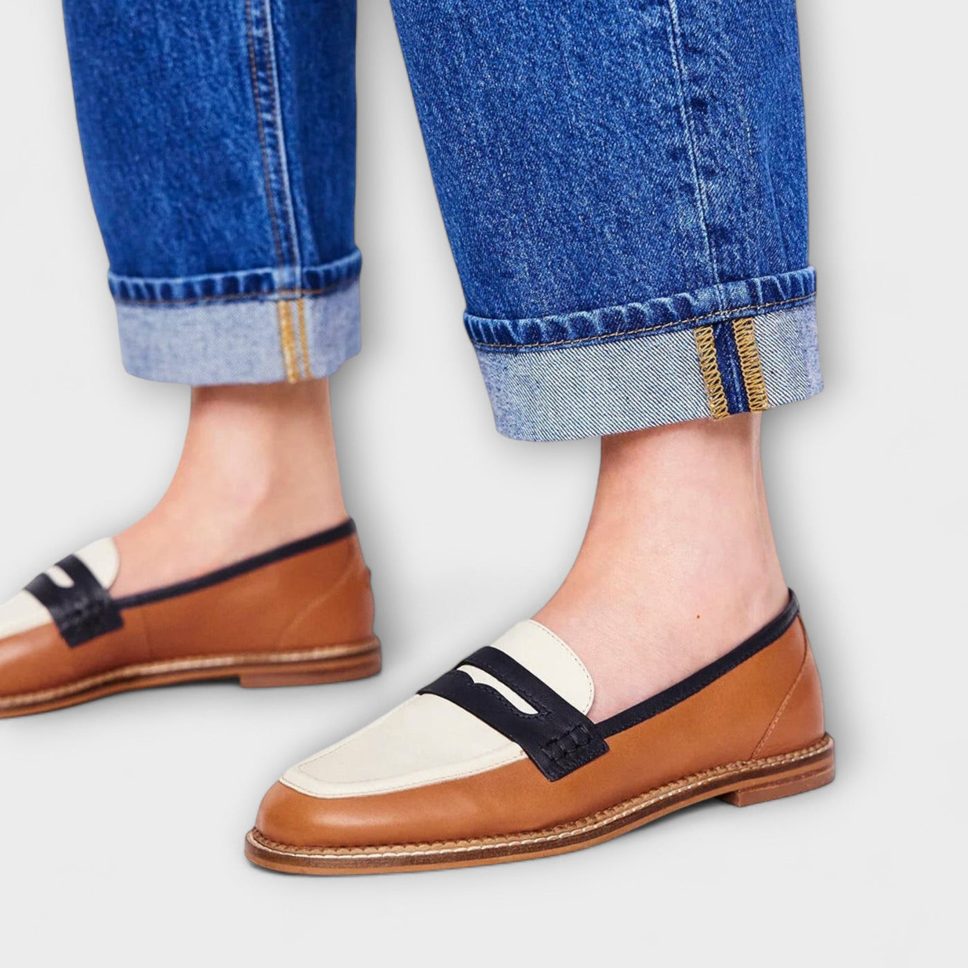Oceane | Mocasín Marrón Con Punta Redonda Y Diseño De Bloques De Color