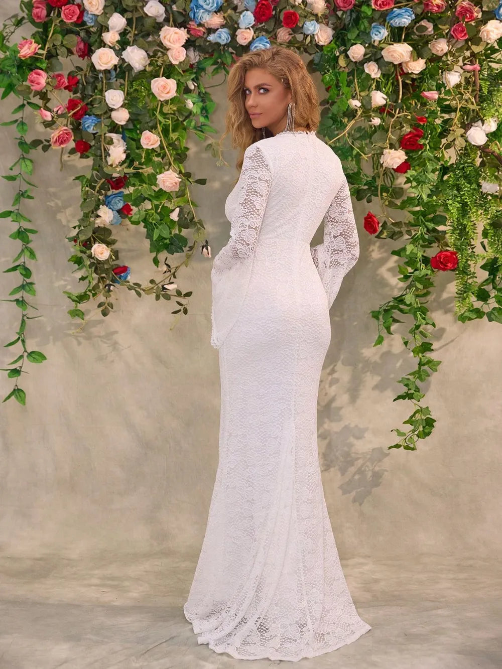 Alicia | Kalina Vestido De Novia De Encaje Con Mangas Acampanadas Karol Firenze