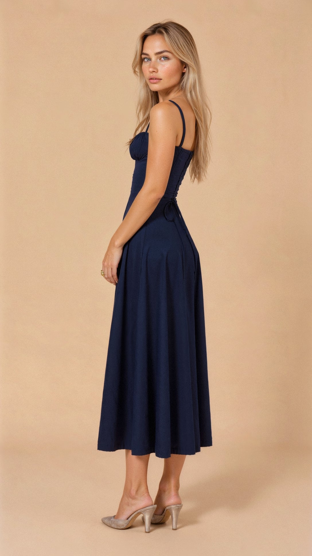 Kiana | Vestido Con Cola Karol Firenze