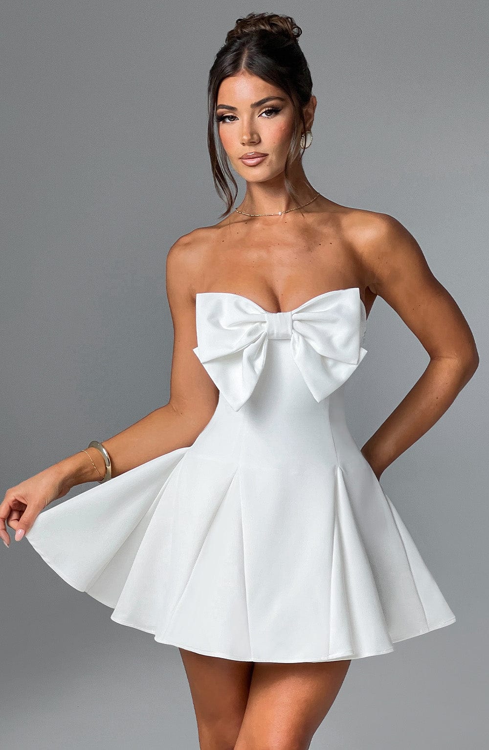 Nora | Vestido Valentina – Elegancia Blanca Con Un Toque De Romanticismo Karol Firenze