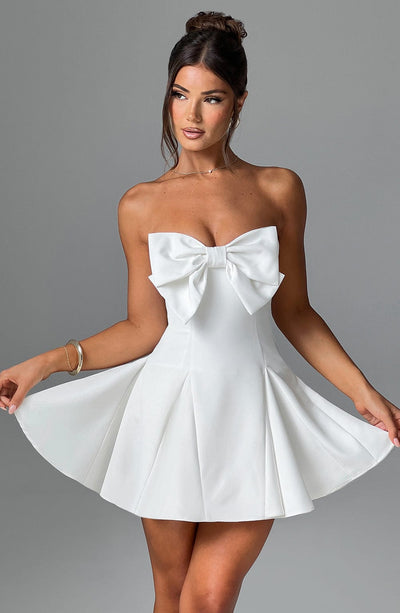 Nora | Vestido Valentina – Elegancia Blanca Con Un Toque De Romanticismo Karol Firenze